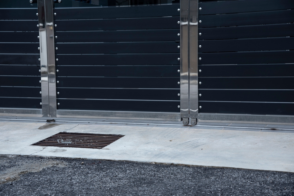 Sliding door feature